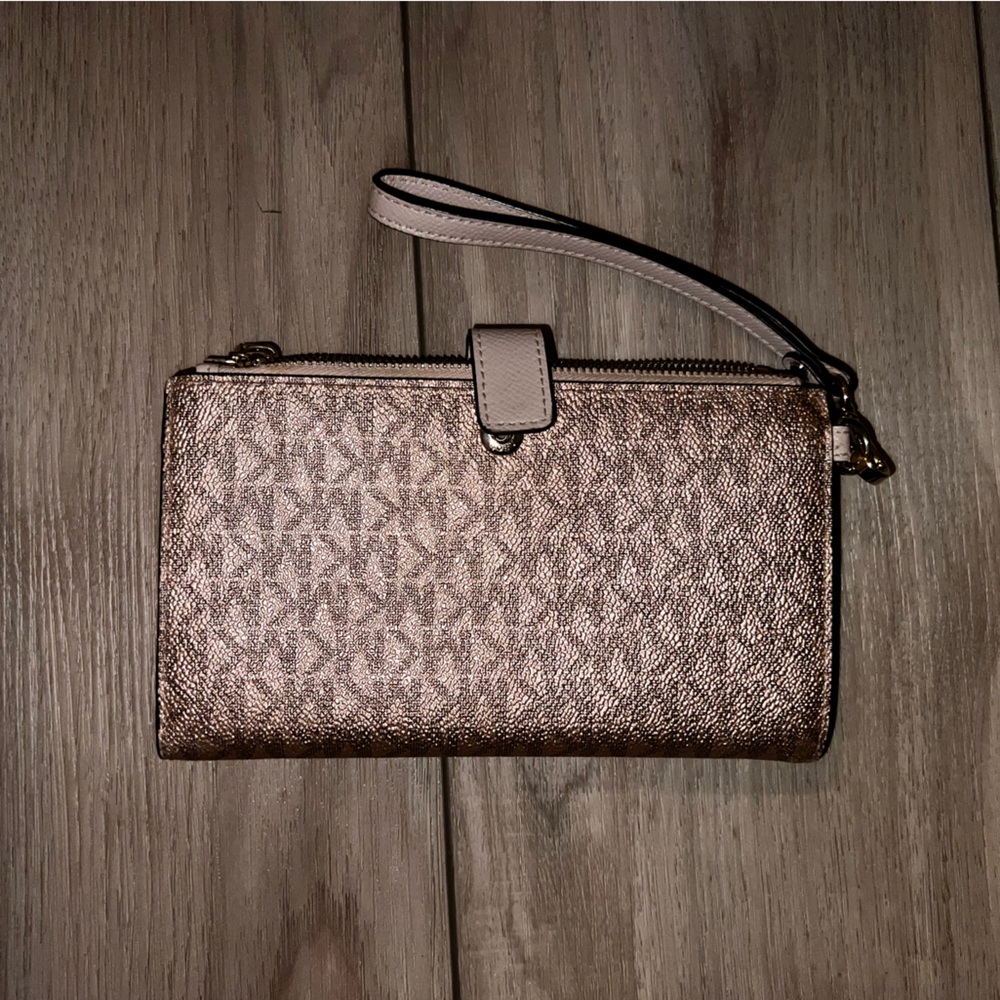 Michael Kors Wristlet